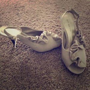 Nude color high heel shoes women’s 8.5